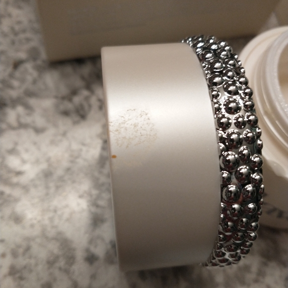 Face moisturizer - Picture 2 of 6